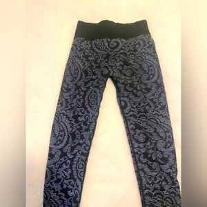 Soft Surroundings yummy fleece lined  leggings in black with paisley design! M/L